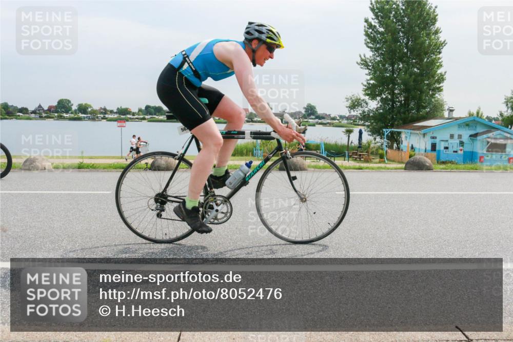 15.06.2025 - 27. Vierlanden-Triathlon H.Heesch http://msf.ph/oto/8052476 15.06.2025 10:59:08 Radfahren 247, 562, 621 meine-sportfotos.de