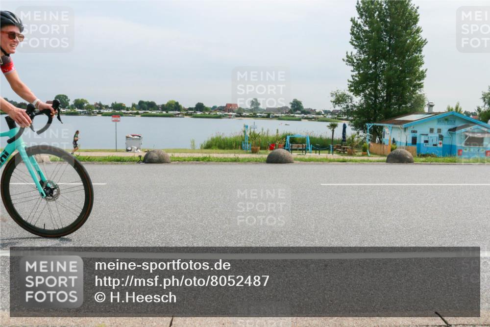 15.06.2025 - 27. Vierlanden-Triathlon H.Heesch http://msf.ph/oto/8052487 15.06.2025 10:59:23 Radfahren 131, 472, 582 meine-sportfotos.de