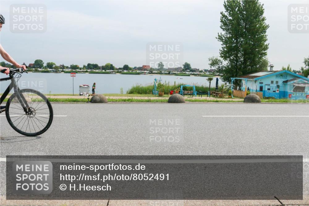 15.06.2025 - 27. Vierlanden-Triathlon H.Heesch http://msf.ph/oto/8052491 15.06.2025 10:59:25 Radfahren 131, 582 meine-sportfotos.de
