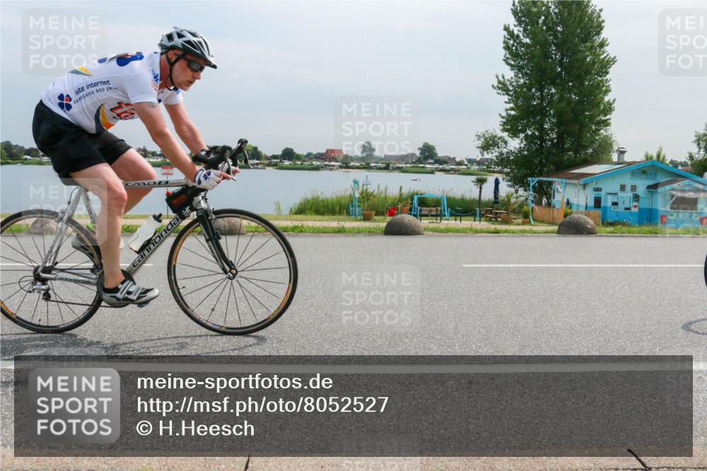15.06.2025 - 27. Vierlanden-Triathlon H.Heesch http://msf.ph/oto/8052527 15.06.2025 10:59:45 Radfahren 371, 459, 483, 630 meine-sportfotos.de