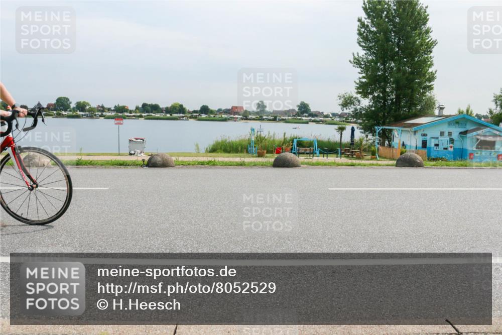 15.06.2025 - 27. Vierlanden-Triathlon H.Heesch http://msf.ph/oto/8052529 15.06.2025 10:59:46 Radfahren 371, 459, 483, 630 meine-sportfotos.de