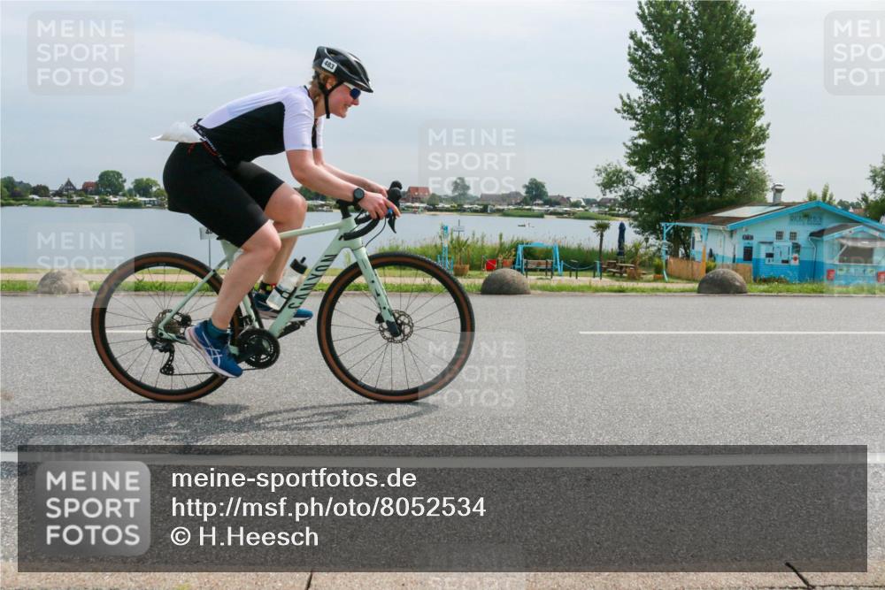 15.06.2025 - 27. Vierlanden-Triathlon H.Heesch http://msf.ph/oto/8052534 15.06.2025 10:59:49 Radfahren 459, 483 meine-sportfotos.de