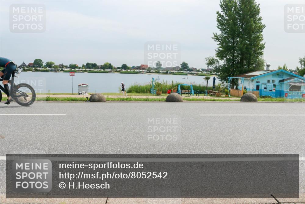 15.06.2025 - 27. Vierlanden-Triathlon H.Heesch http://msf.ph/oto/8052542 15.06.2025 10:59:58 Radfahren 374, 682 meine-sportfotos.de