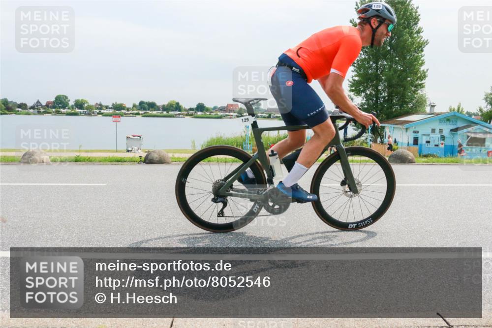 15.06.2025 - 27. Vierlanden-Triathlon H.Heesch http://msf.ph/oto/8052546 15.06.2025 11:00:06 Radfahren 129 meine-sportfotos.de