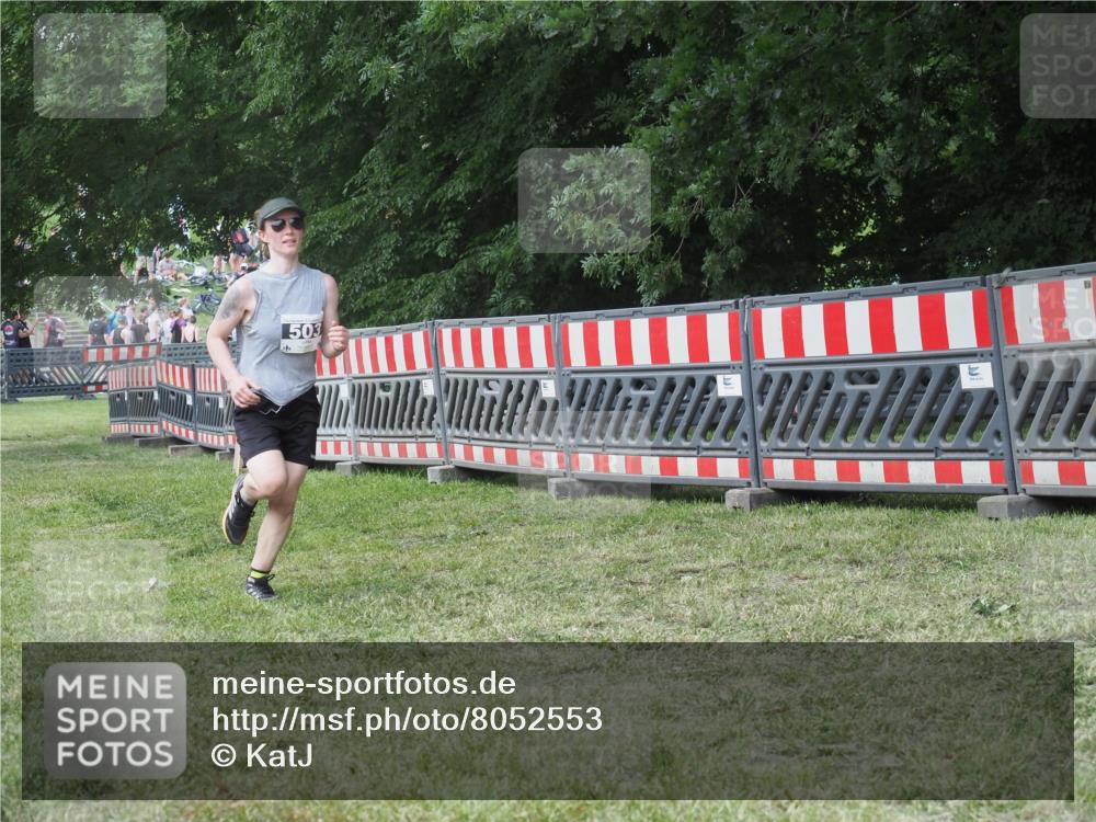 21.06.2025 - 27. Vierlanden-Triathlon KatJ http://msf.ph/oto/8052553 15.06.2025 12:01:41 Ziel 503 meine-sportfotos.de