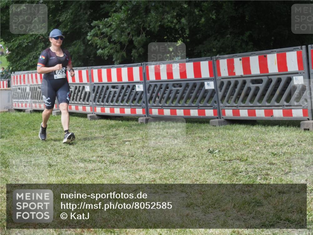 21.06.2025 - 27. Vierlanden-Triathlon KatJ http://msf.ph/oto/8052585 15.06.2025 12:04:29 Ziel 602 meine-sportfotos.de