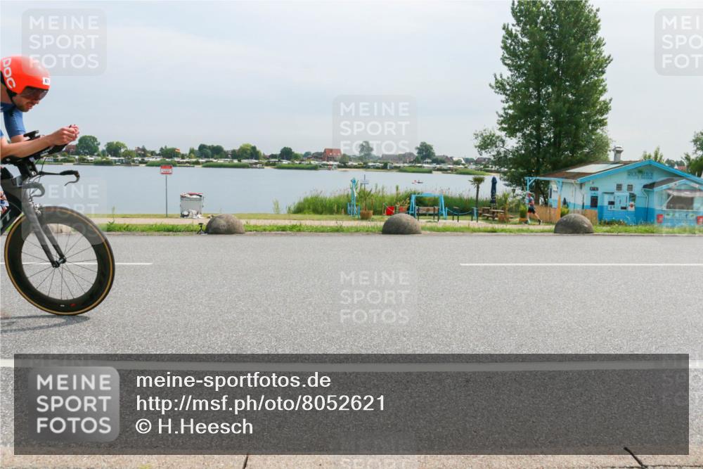15.06.2025 - 27. Vierlanden-Triathlon H.Heesch http://msf.ph/oto/8052621 15.06.2025 11:00:41 Radfahren 61, 162, 417, 421, 586, 726, 759 meine-sportfotos.de