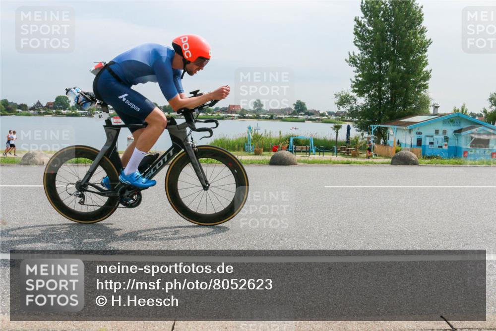 15.06.2025 - 27. Vierlanden-Triathlon H.Heesch http://msf.ph/oto/8052623 15.06.2025 11:00:42 Radfahren 61, 226, 417, 421, 586, 726, 759 meine-sportfotos.de