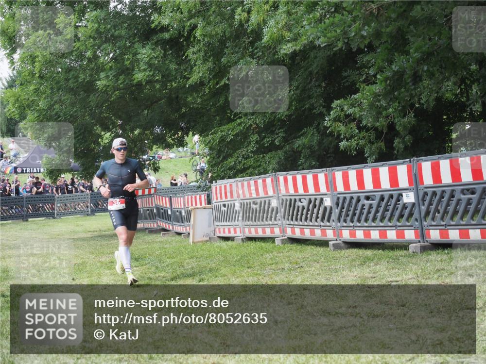 21.06.2025 - 27. Vierlanden-Triathlon KatJ http://msf.ph/oto/8052635 15.06.2025 12:06:03 Ziel 38 meine-sportfotos.de