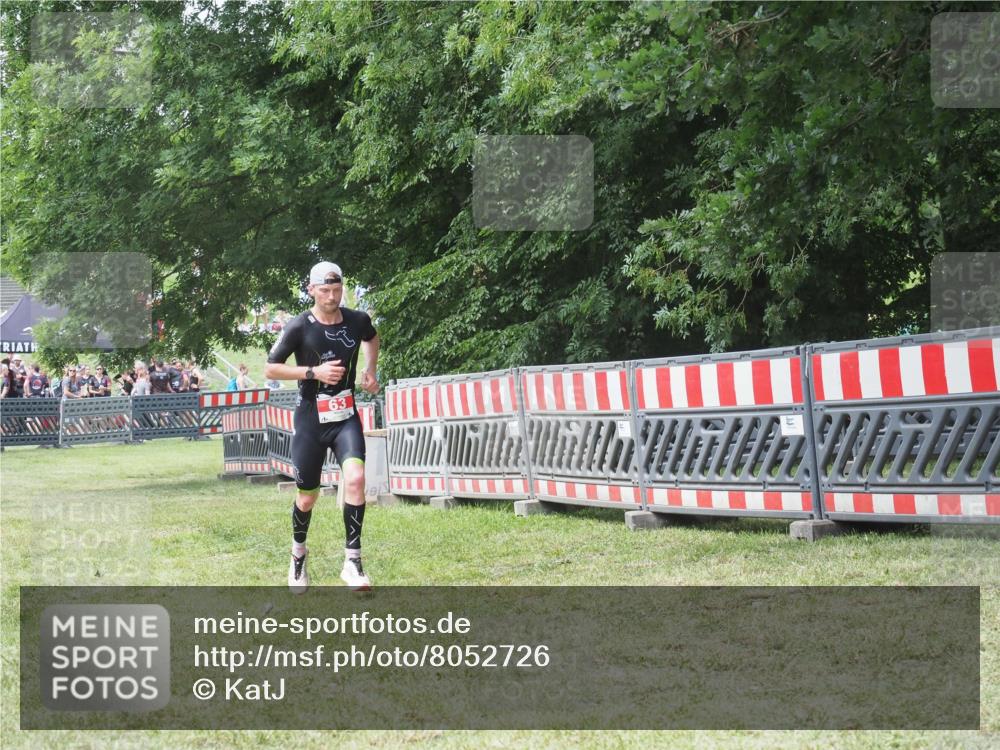 21.06.2025 - 27. Vierlanden-Triathlon KatJ http://msf.ph/oto/8052726 15.06.2025 12:07:11 Ziel 63 meine-sportfotos.de