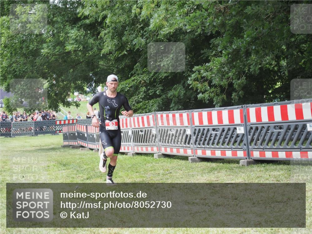 21.06.2025 - 27. Vierlanden-Triathlon KatJ http://msf.ph/oto/8052730 15.06.2025 12:07:11 Ziel 63 meine-sportfotos.de