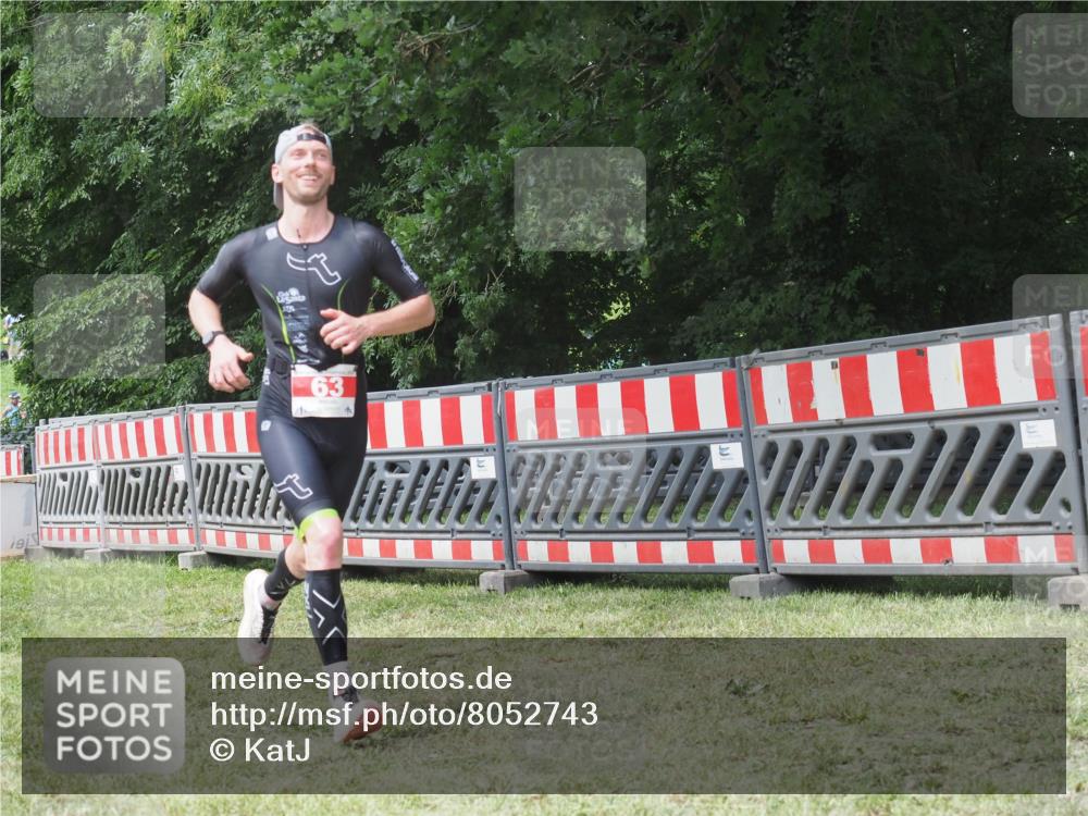 21.06.2025 - 27. Vierlanden-Triathlon KatJ http://msf.ph/oto/8052743 15.06.2025 12:07:12 Ziel 63 meine-sportfotos.de