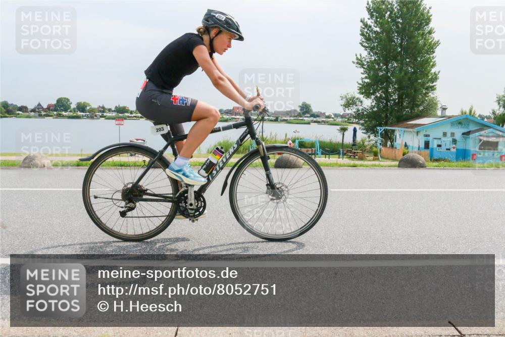 15.06.2025 - 27. Vierlanden-Triathlon H.Heesch http://msf.ph/oto/8052751 15.06.2025 11:01:01 Radfahren 203 meine-sportfotos.de