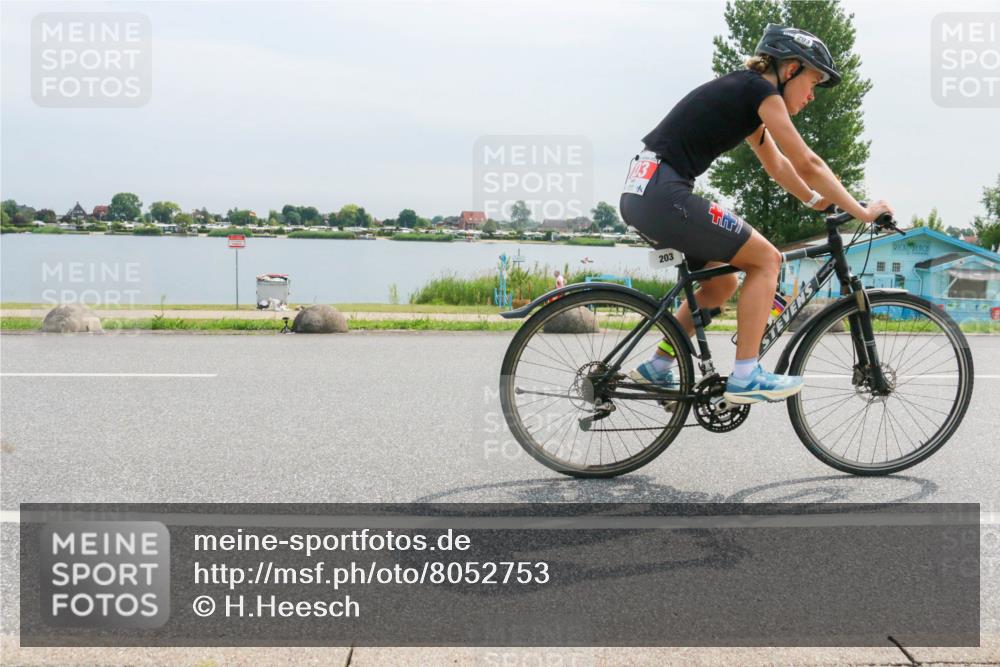 15.06.2025 - 27. Vierlanden-Triathlon H.Heesch http://msf.ph/oto/8052753 15.06.2025 11:01:01 Radfahren 203 meine-sportfotos.de