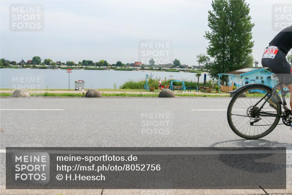15.06.2025 - 27. Vierlanden-Triathlon H.Heesch http://msf.ph/oto/8052756 15.06.2025 11:01:01 Radfahren 203 meine-sportfotos.de