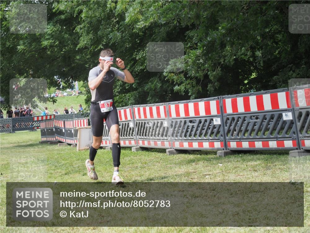 21.06.2025 - 27. Vierlanden-Triathlon KatJ http://msf.ph/oto/8052783 15.06.2025 12:08:10 Ziel 87 meine-sportfotos.de