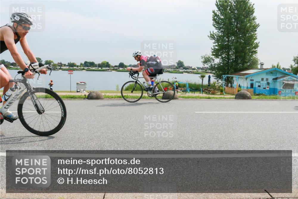 15.06.2025 - 27. Vierlanden-Triathlon H.Heesch http://msf.ph/oto/8052813 15.06.2025 11:01:09 Radfahren 2, 123, 163, 194, 216, 241, 479, 695 meine-sportfotos.de