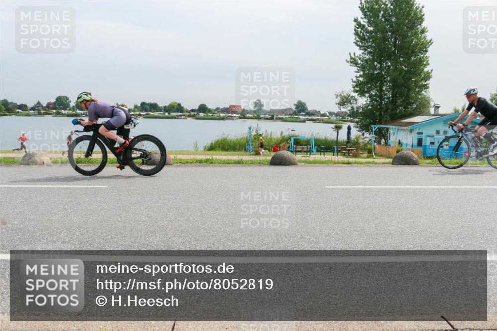 15.06.2025 - 27. Vierlanden-Triathlon H.Heesch http://msf.ph/oto/8052819 15.06.2025 11:01:09 Radfahren 2, 123, 163, 194, 216, 241, 479, 695 meine-sportfotos.de