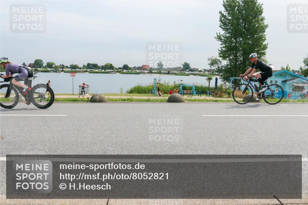 15.06.2025 - 27. Vierlanden-Triathlon H.Heesch http://msf.ph/oto/8052821 15.06.2025 11:01:09 Radfahren 2, 123, 163, 194, 216, 241, 479, 695 meine-sportfotos.de