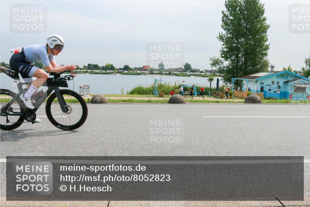 15.06.2025 - 27. Vierlanden-Triathlon H.Heesch http://msf.ph/oto/8052823 15.06.2025 11:01:14 Radfahren 2, 123, 194, 200, 216, 241, 479, 618 meine-sportfotos.de