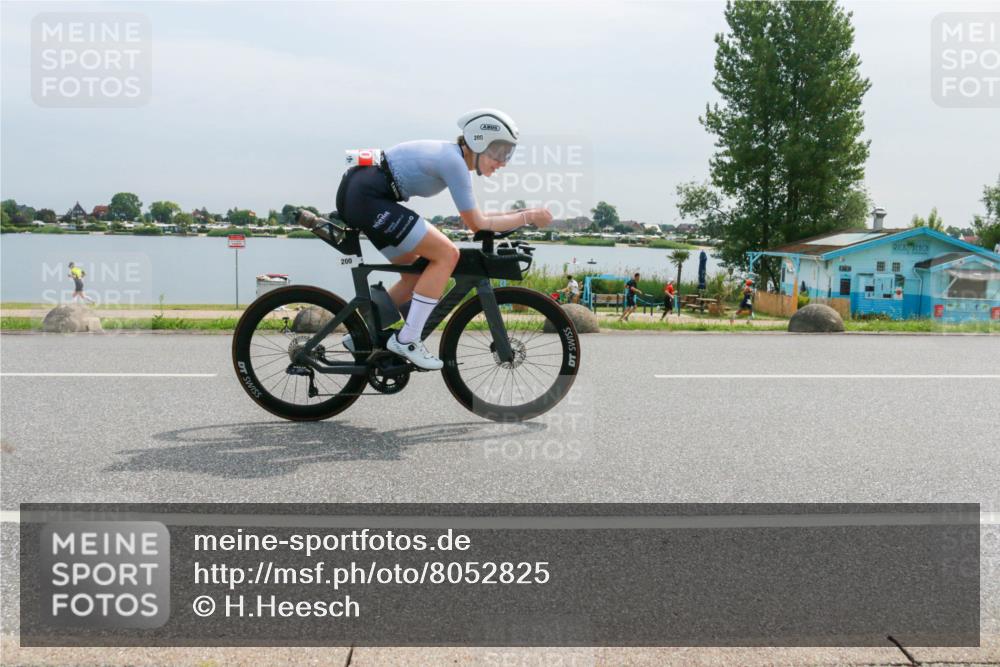 15.06.2025 - 27. Vierlanden-Triathlon H.Heesch http://msf.ph/oto/8052825 15.06.2025 11:01:14 Radfahren 2, 123, 194, 200, 216, 241, 479, 618 meine-sportfotos.de