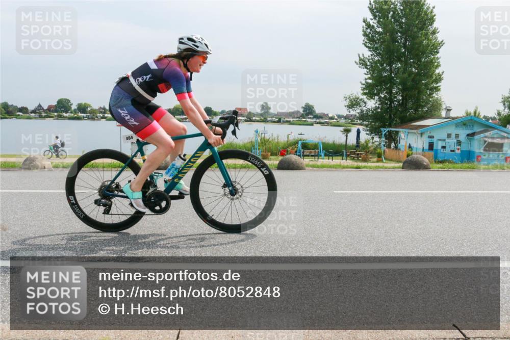 15.06.2025 - 27. Vierlanden-Triathlon H.Heesch http://msf.ph/oto/8052848 15.06.2025 11:01:19 Radfahren 484, 501 meine-sportfotos.de