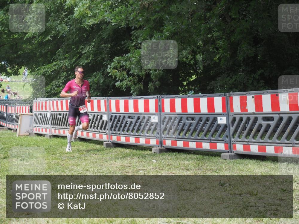 21.06.2025 - 27. Vierlanden-Triathlon KatJ http://msf.ph/oto/8052852 15.06.2025 12:11:50 Ziel 158 meine-sportfotos.de