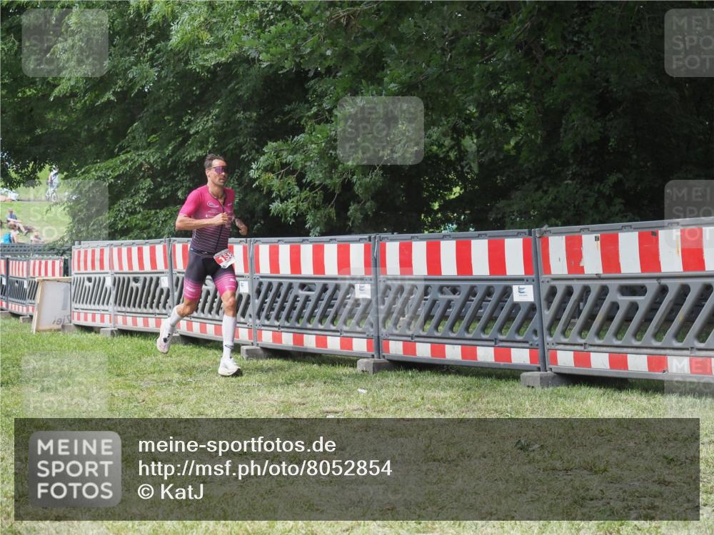 21.06.2025 - 27. Vierlanden-Triathlon KatJ http://msf.ph/oto/8052854 15.06.2025 12:11:51 Ziel 158 meine-sportfotos.de
