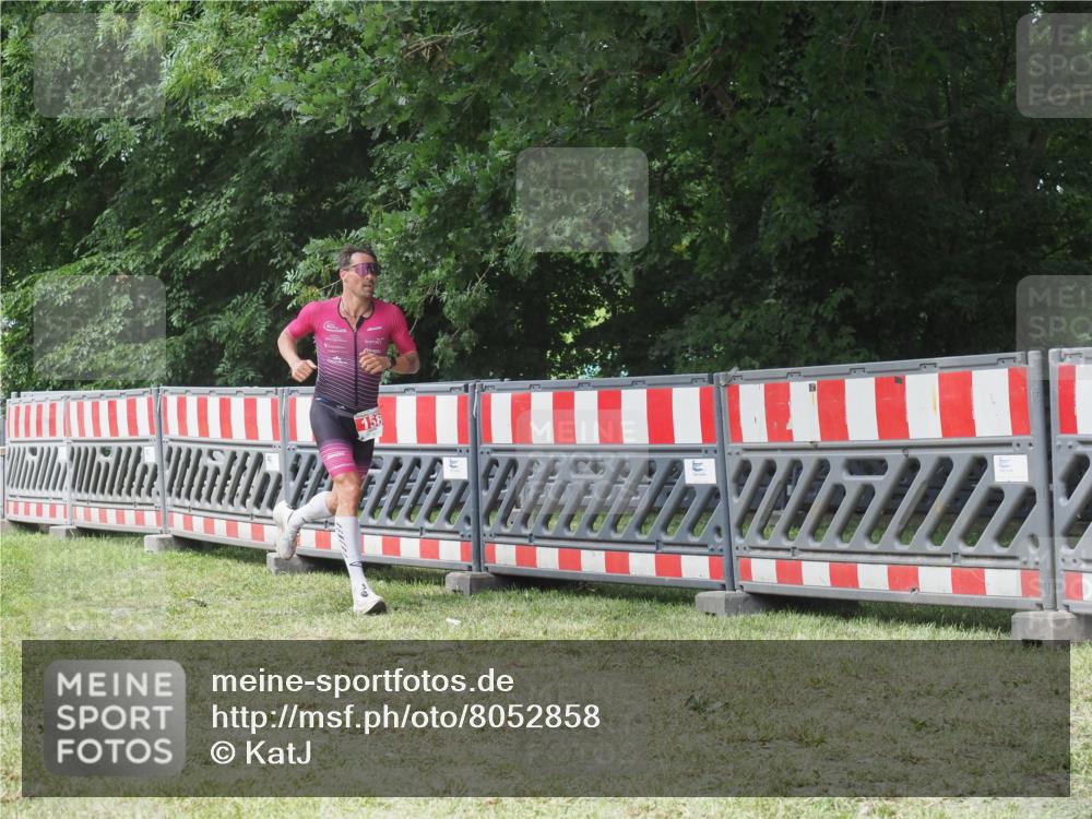 21.06.2025 - 27. Vierlanden-Triathlon KatJ http://msf.ph/oto/8052858 15.06.2025 12:11:51 Ziel 158 meine-sportfotos.de