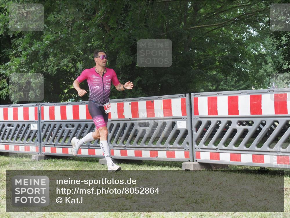 21.06.2025 - 27. Vierlanden-Triathlon KatJ http://msf.ph/oto/8052864 15.06.2025 12:11:52 Ziel 158 meine-sportfotos.de