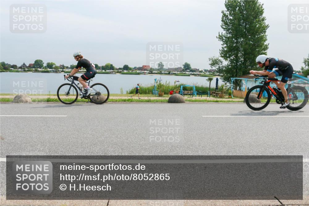 15.06.2025 - 27. Vierlanden-Triathlon H.Heesch http://msf.ph/oto/8052865 15.06.2025 11:01:28 Radfahren 100, 201, 542, 644, 757 meine-sportfotos.de