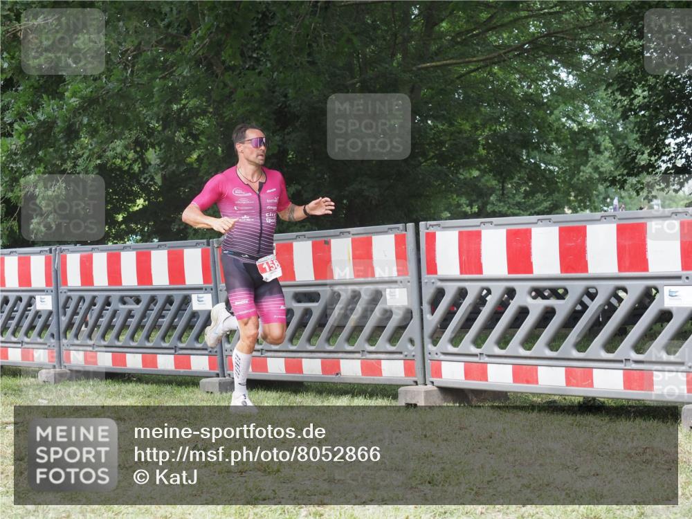 21.06.2025 - 27. Vierlanden-Triathlon KatJ http://msf.ph/oto/8052866 15.06.2025 12:11:52 Ziel 158 meine-sportfotos.de