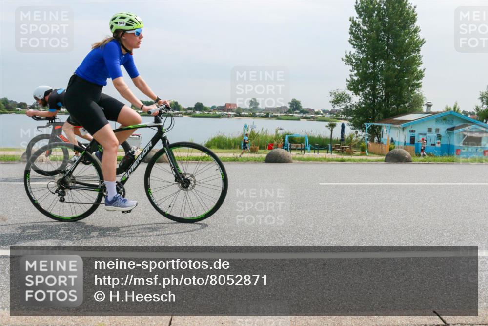 15.06.2025 - 27. Vierlanden-Triathlon H.Heesch http://msf.ph/oto/8052871 15.06.2025 11:01:28 Radfahren 100, 201, 542, 644, 757 meine-sportfotos.de