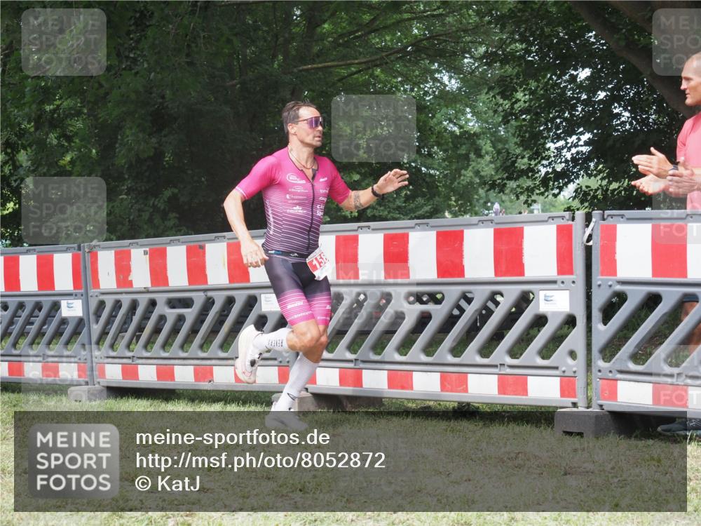21.06.2025 - 27. Vierlanden-Triathlon KatJ http://msf.ph/oto/8052872 15.06.2025 12:11:52 Ziel 158 meine-sportfotos.de