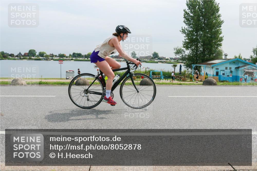15.06.2025 - 27. Vierlanden-Triathlon H.Heesch http://msf.ph/oto/8052878 15.06.2025 11:01:43 Radfahren 90, 537 meine-sportfotos.de
