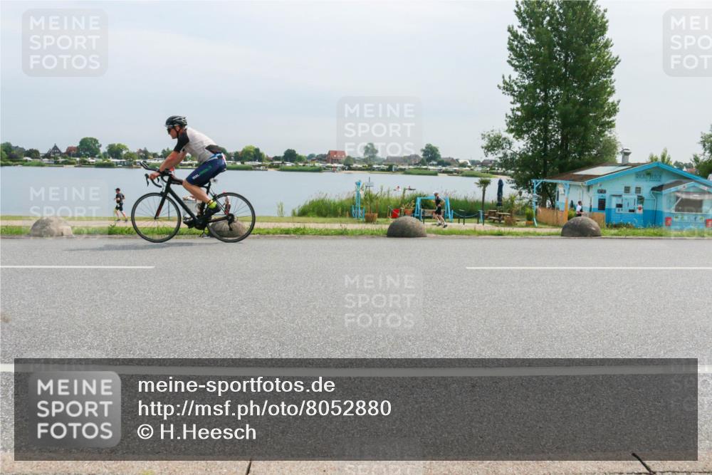 15.06.2025 - 27. Vierlanden-Triathlon H.Heesch http://msf.ph/oto/8052880 15.06.2025 11:01:44 Radfahren 90, 537, 584 meine-sportfotos.de