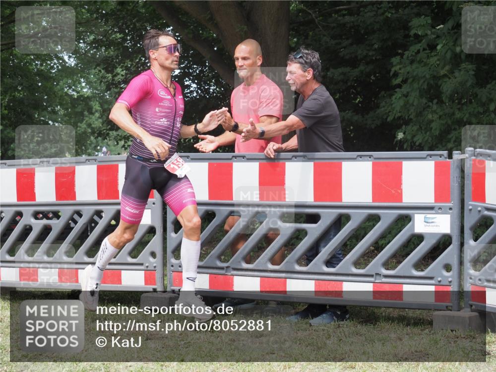 21.06.2025 - 27. Vierlanden-Triathlon KatJ http://msf.ph/oto/8052881 15.06.2025 12:11:53 Ziel 158 meine-sportfotos.de