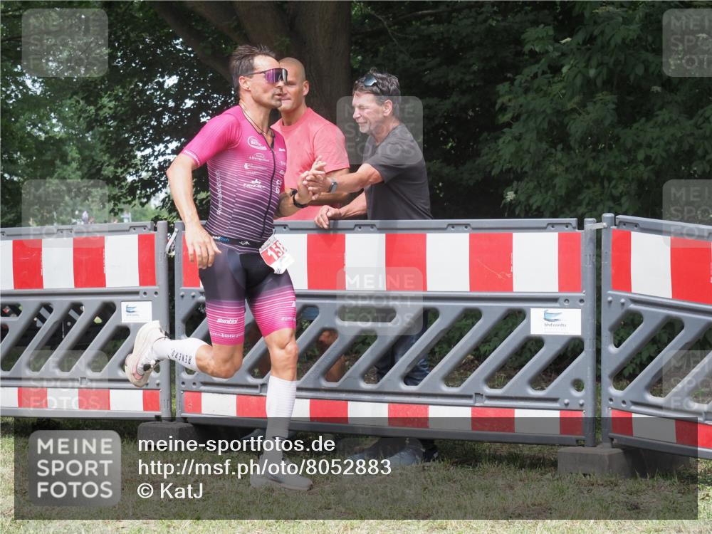 21.06.2025 - 27. Vierlanden-Triathlon KatJ http://msf.ph/oto/8052883 15.06.2025 12:11:53 Ziel 158 meine-sportfotos.de