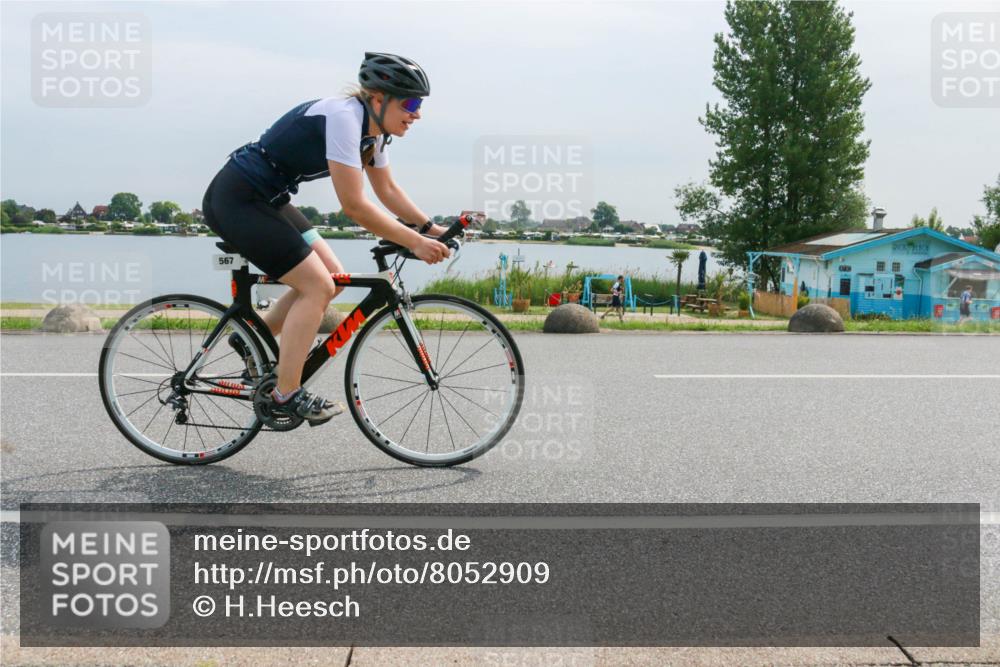 15.06.2025 - 27. Vierlanden-Triathlon H.Heesch http://msf.ph/oto/8052909 15.06.2025 11:02:00 Radfahren 221, 238, 567 meine-sportfotos.de