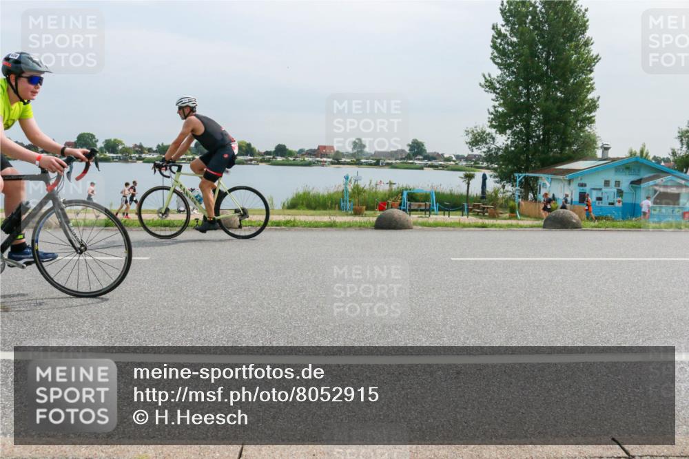 15.06.2025 - 27. Vierlanden-Triathlon H.Heesch http://msf.ph/oto/8052915 15.06.2025 11:02:10 Radfahren 125, 620, 749 meine-sportfotos.de