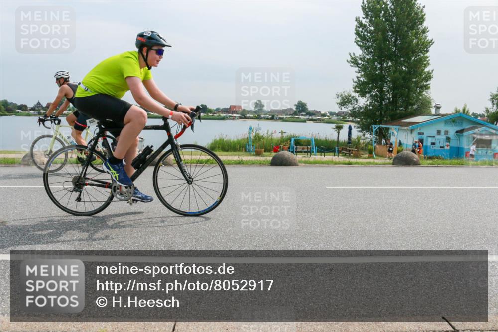 15.06.2025 - 27. Vierlanden-Triathlon H.Heesch http://msf.ph/oto/8052917 15.06.2025 11:02:10 Radfahren 125, 620, 749 meine-sportfotos.de