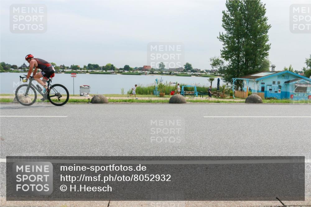 15.06.2025 - 27. Vierlanden-Triathlon H.Heesch http://msf.ph/oto/8052932 15.06.2025 11:02:23 Radfahren 104, 174, 557 meine-sportfotos.de