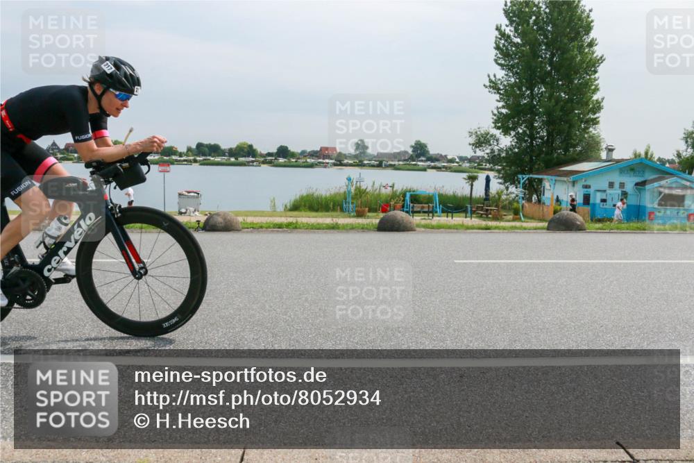 15.06.2025 - 27. Vierlanden-Triathlon H.Heesch http://msf.ph/oto/8052934 15.06.2025 11:02:28 Radfahren 174, 217 meine-sportfotos.de