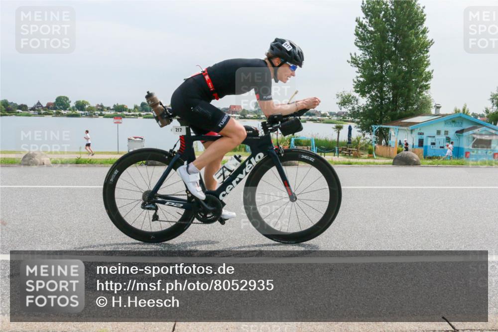 15.06.2025 - 27. Vierlanden-Triathlon H.Heesch http://msf.ph/oto/8052935 15.06.2025 11:02:28 Radfahren 174, 217 meine-sportfotos.de