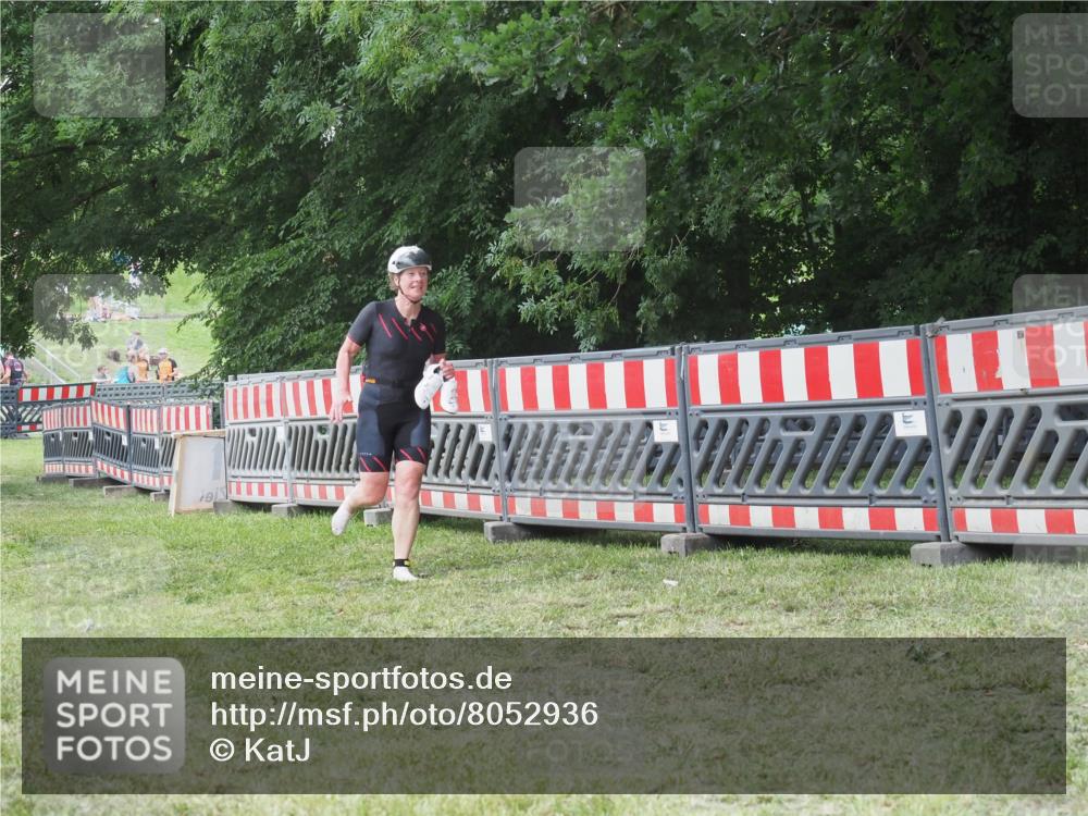 21.06.2025 - 27. Vierlanden-Triathlon KatJ http://msf.ph/oto/8052936 15.06.2025 12:13:00 Ziel 252 meine-sportfotos.de
