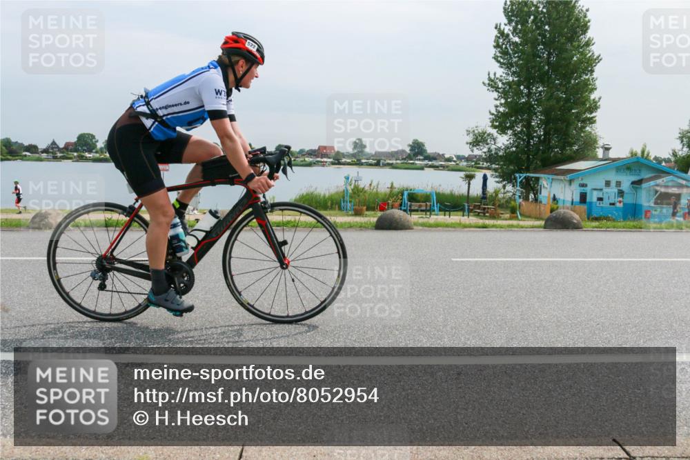 15.06.2025 - 27. Vierlanden-Triathlon H.Heesch http://msf.ph/oto/8052954 15.06.2025 11:02:45 Radfahren 510, 522, 529, 735 meine-sportfotos.de