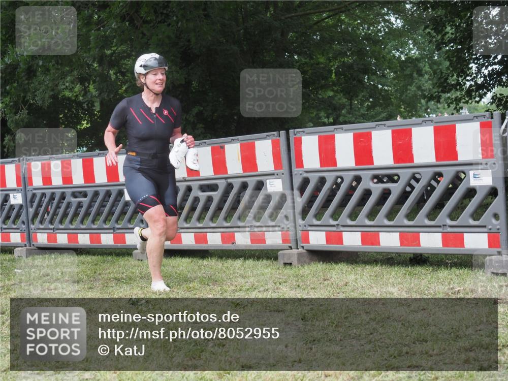 21.06.2025 - 27. Vierlanden-Triathlon KatJ http://msf.ph/oto/8052955 15.06.2025 12:13:02 Ziel 252 meine-sportfotos.de