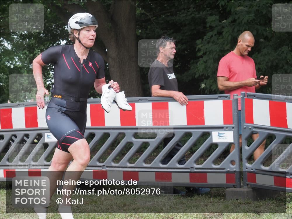 21.06.2025 - 27. Vierlanden-Triathlon KatJ http://msf.ph/oto/8052976 15.06.2025 12:13:04 Ziel 252 meine-sportfotos.de