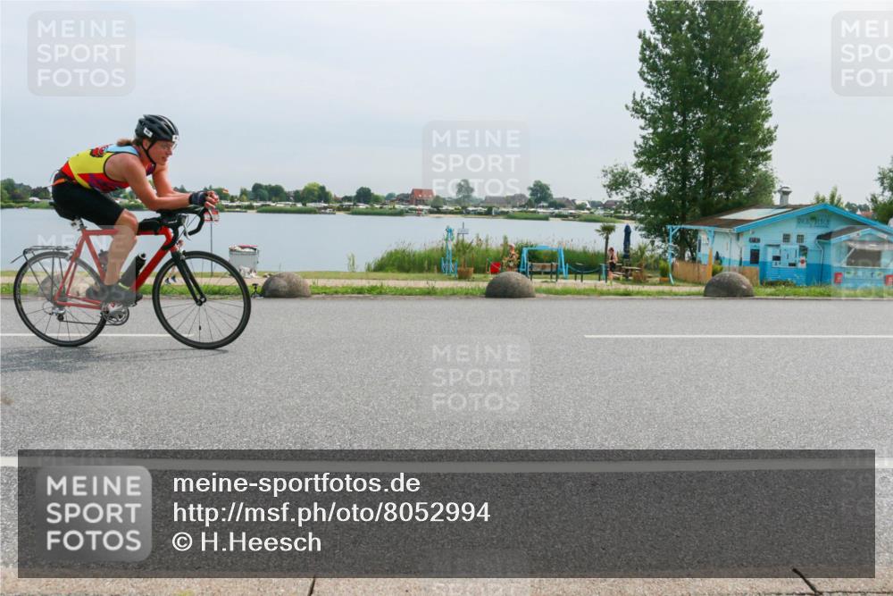 15.06.2025 - 27. Vierlanden-Triathlon H.Heesch http://msf.ph/oto/8052994 15.06.2025 11:03:01 Radfahren 49, 626, 712, 736 meine-sportfotos.de