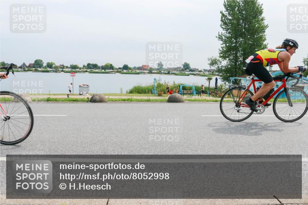 15.06.2025 - 27. Vierlanden-Triathlon H.Heesch http://msf.ph/oto/8052998 15.06.2025 11:03:02 Radfahren 49, 626, 712, 736 meine-sportfotos.de